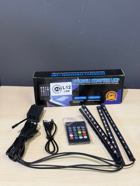 طقم اضاءة/4 كراسي سيارة الوان متعدةة USB مع ريموت تحكم QM28/1