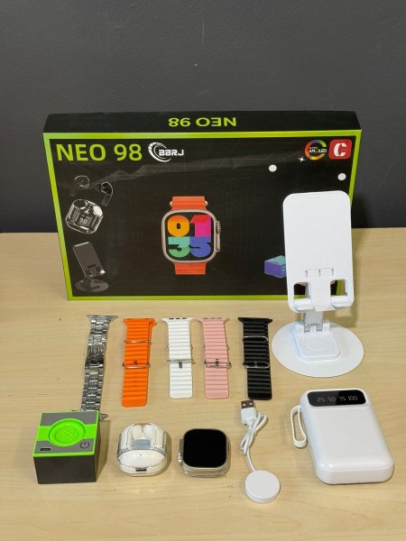 بكج ساعة سلفر + سماعة AIRPOD + ستاند موبايل + بوربانك 5000ملي امبير + سماعة بلوتوث + 5 احزمة QM33/3